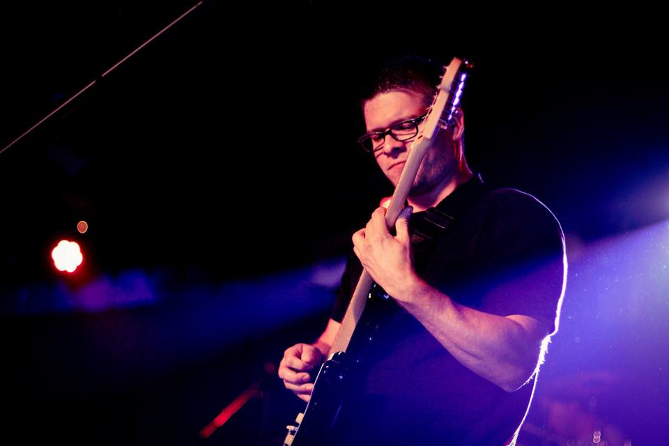 Hector Zambrano - Guitar