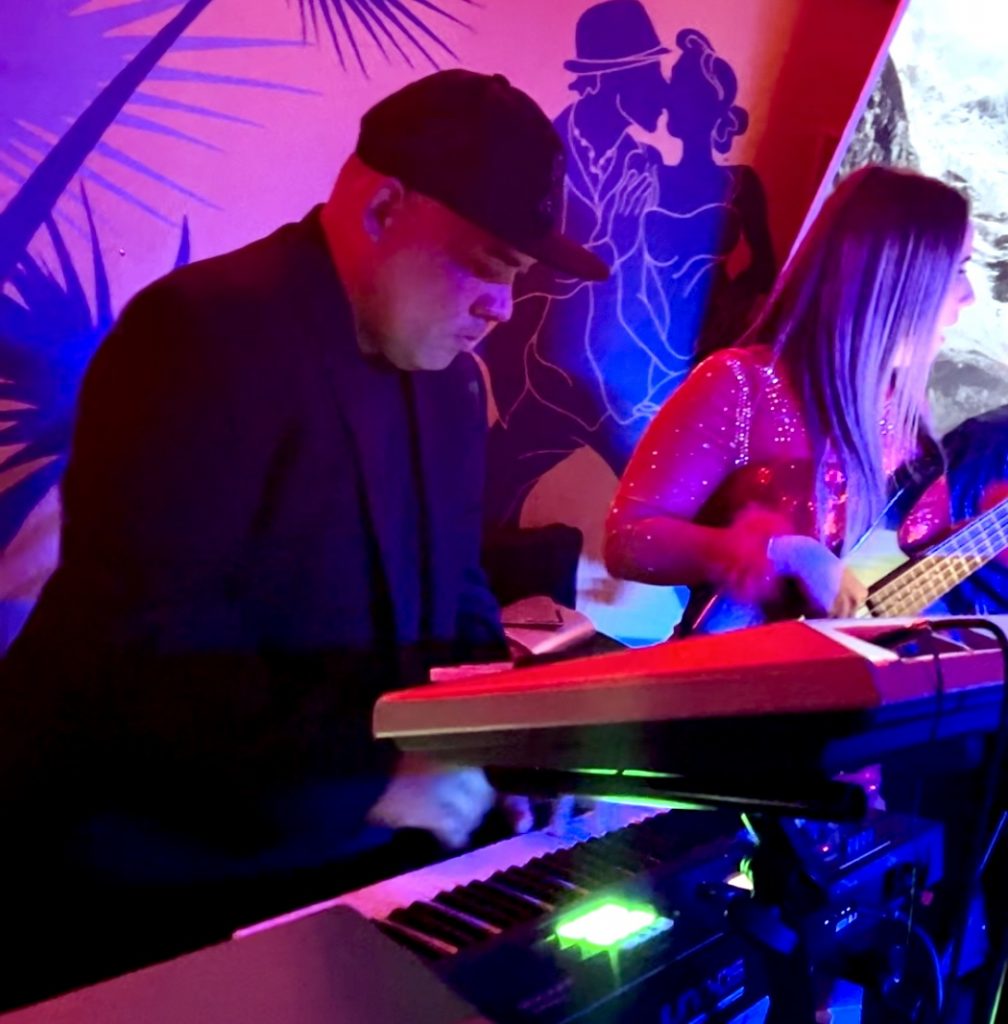 Stiven Yalemo - Keys